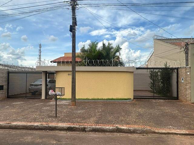 #64 - Casa para Venda em Ituiutaba - MG